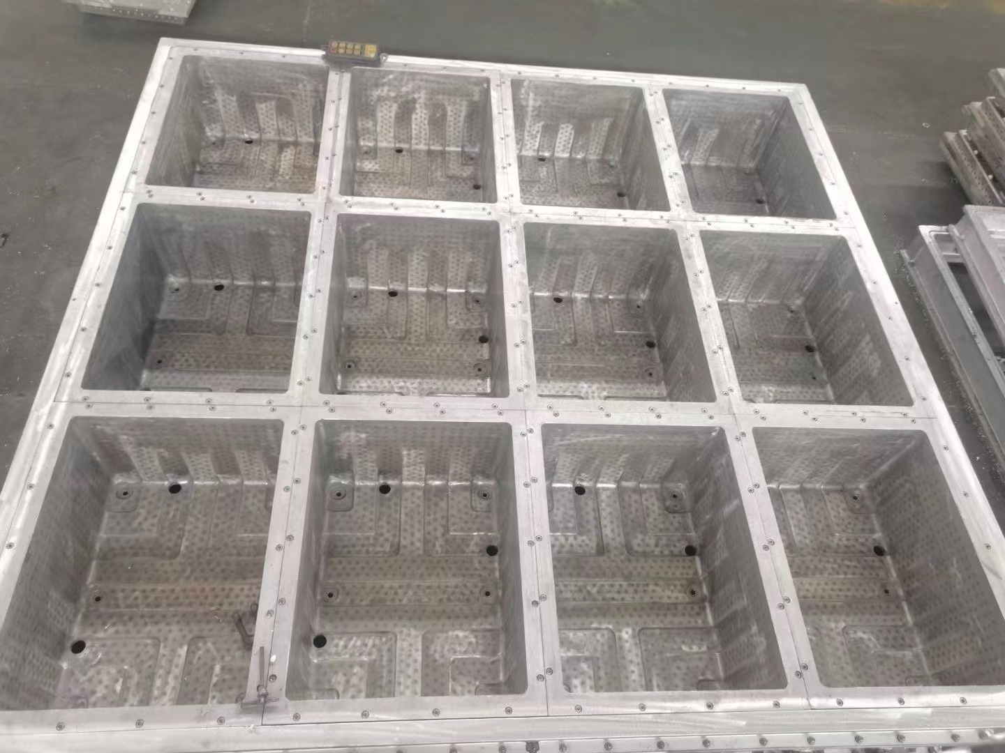 High-Precision EPS Foam Box Mold Cutting Machine